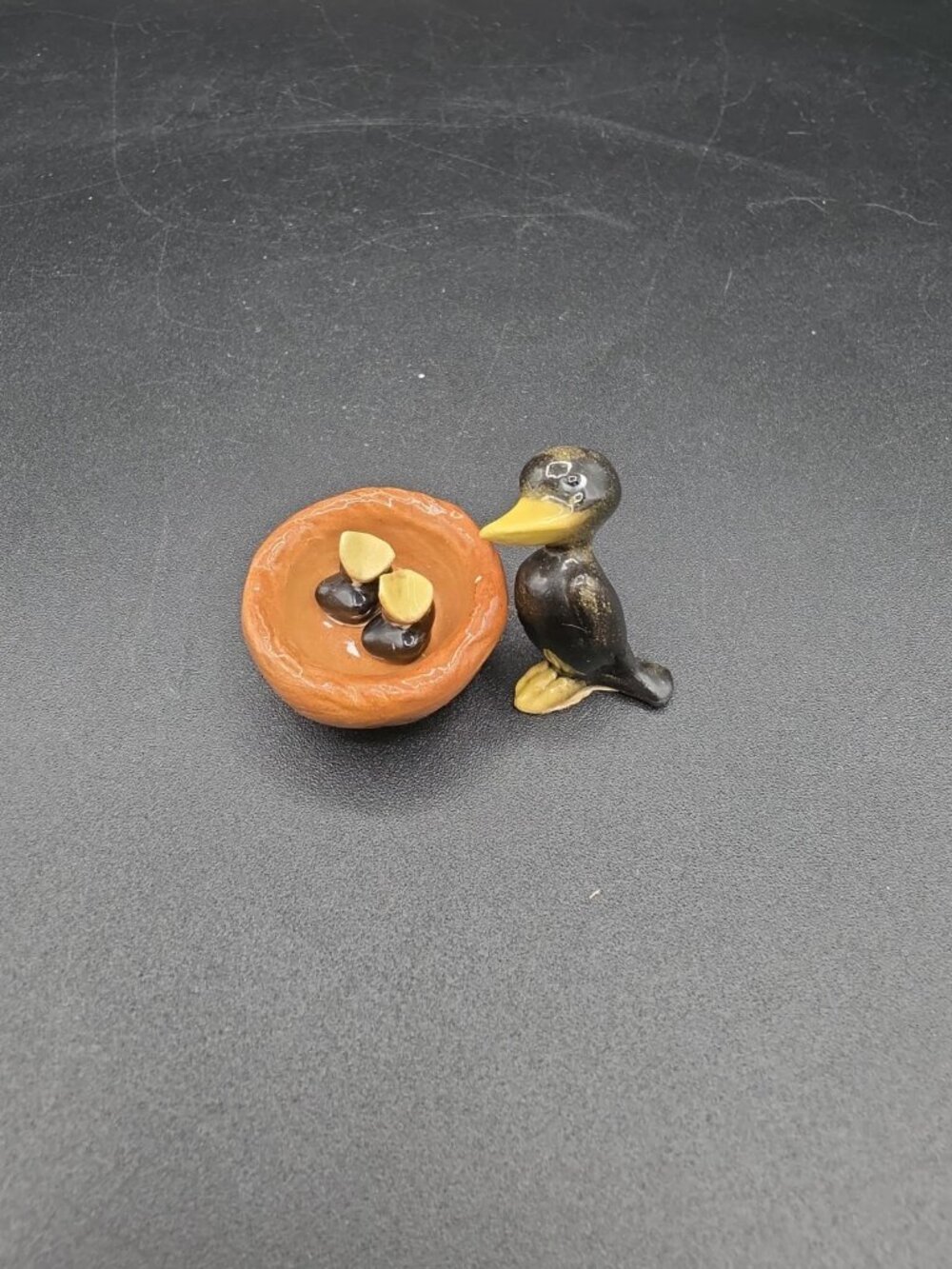 Vintage Hagen Renaker Ceramic Miniature Mama Crow 2 Babies with Nest Retired